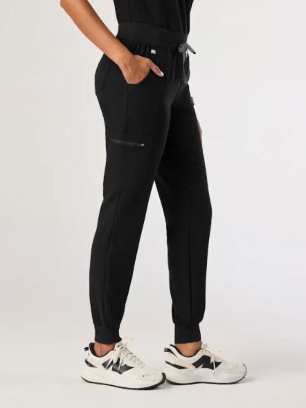 New Set - Catarina Top + Zamora Jogger Scrub Pants - Small - Picture 3 of 4